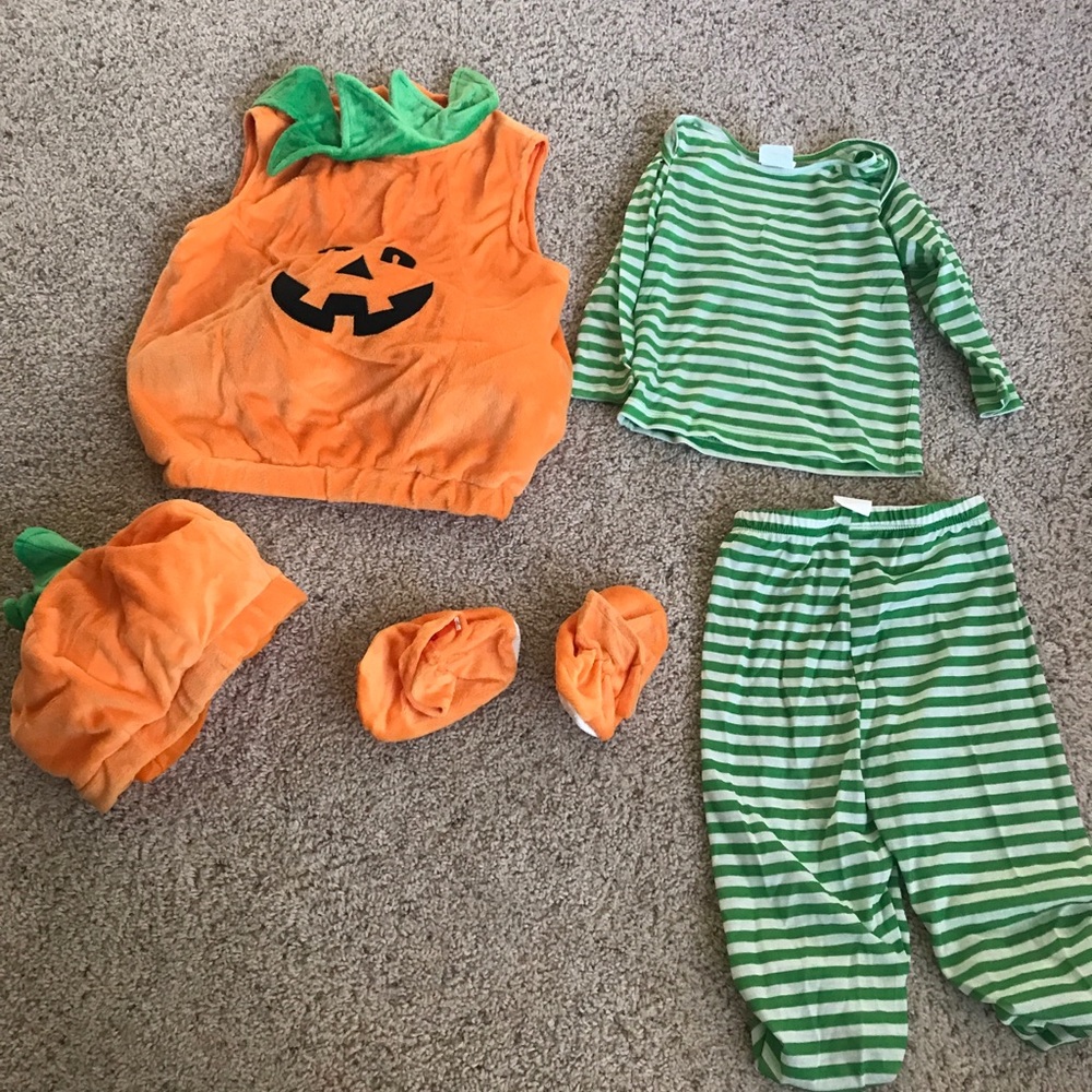 Baby pumpkin costume